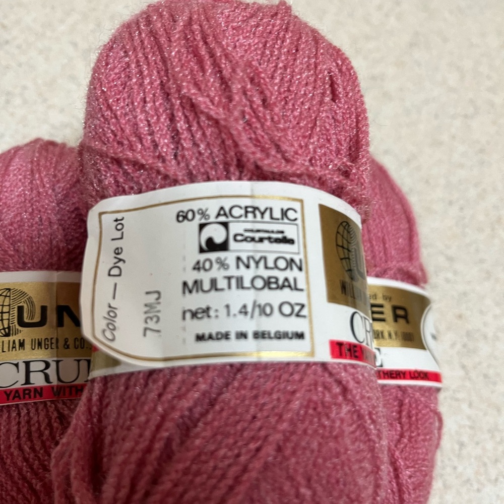 Variety of Vintage Yarn Lot 13 skeins - Picture 6 of 11